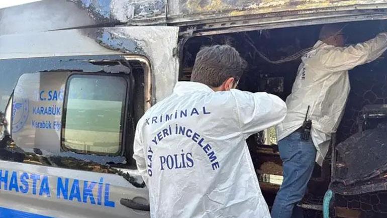 Yolun ortasında can pazarı Hasta nakil aracı alev aldı: Şoförün dikkati hayat kurtardı
