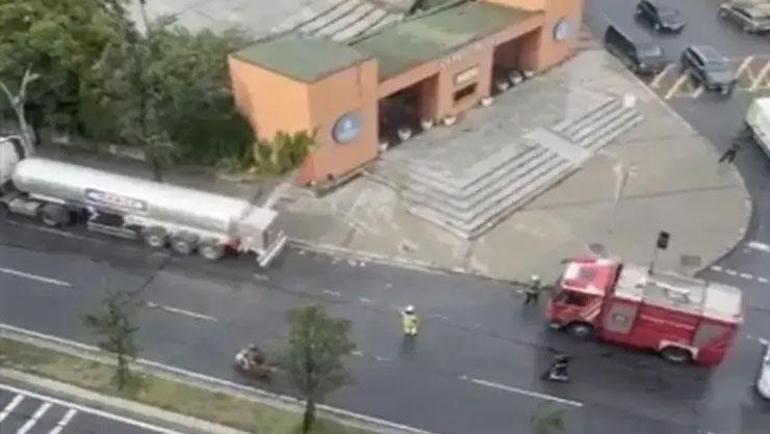 Park halindeki tankerde gaz sızıntısı Ekipler harekete geçti