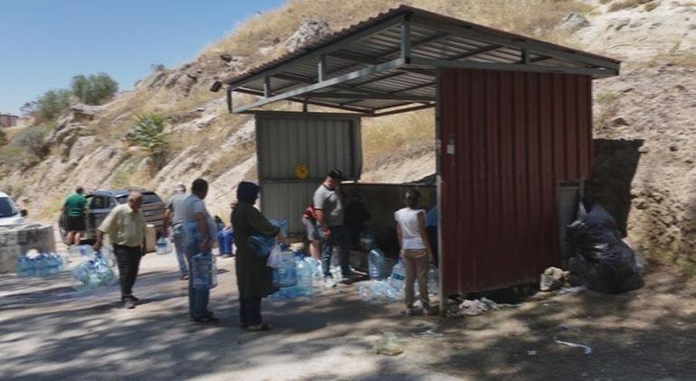 Ankarada 3 günlük su kesintisi isyan ettirdi Vatandaş çeşmelere akın etti