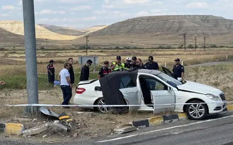 Çankırıda feci kaza TIR ile otomobil çarpıştı: 3 ölü, 2 yaralı