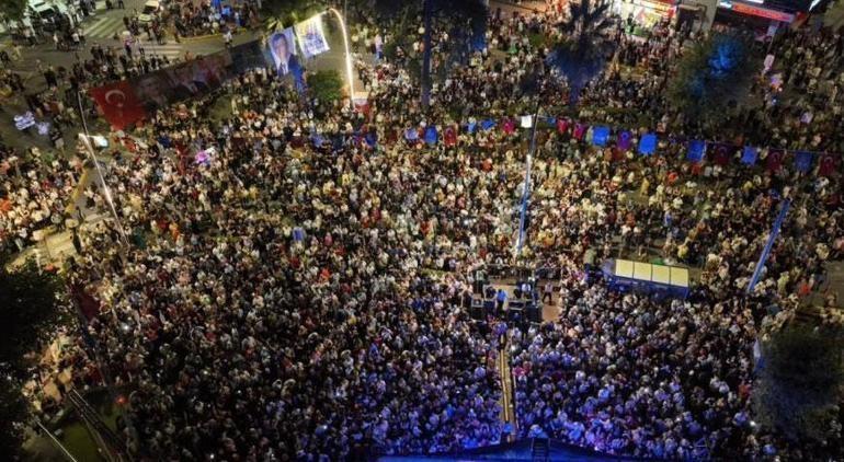Ekin Uzunlardan Kocaelinde unutulmaz konser