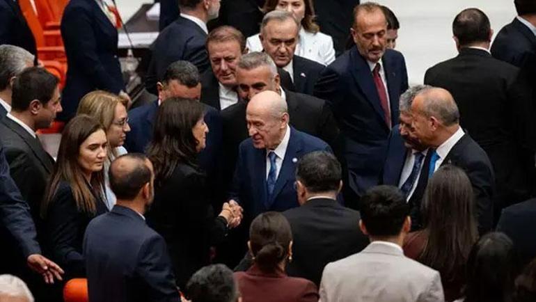 Meclis’te tarihi uzlaşı Çerçeve yasa 467 oyla geçti