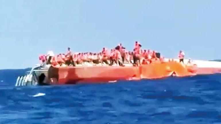 Gemide facia 20 dakikada alabora oldu, 267 yolcuyla battı: 8 ölü, 18 kayıp var