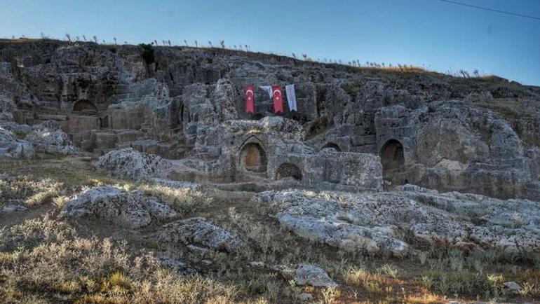 Bakan Ersoy Adıyaman’da Kommagene’nin kadim kenti Perre’de çalışmalar sürüyor
