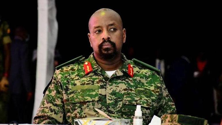 Türk vatandaşlarını tehdit edip bir hafta süre verdi Uganda Genelkurmay Başkanı’ndan skandal çağrı