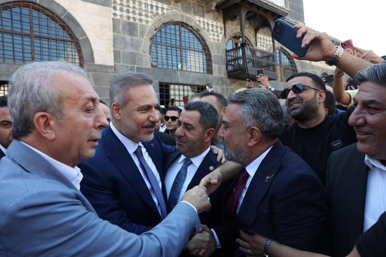 Dışişleri Bakanı Hakan Fidandan Diyarbakırda esnaf ziyareti