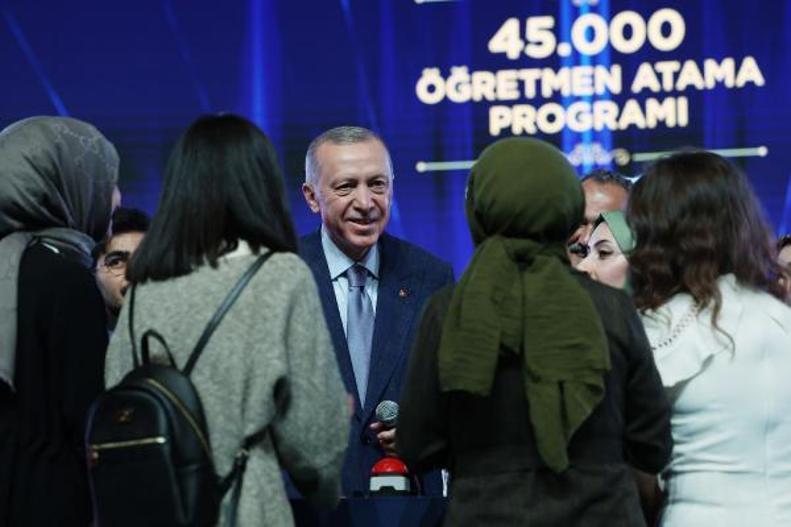 Cumhurbaşkanı Erdoğan: Tek kalemde Cumhuriyet tarihinin en büyük öğretmen ataması