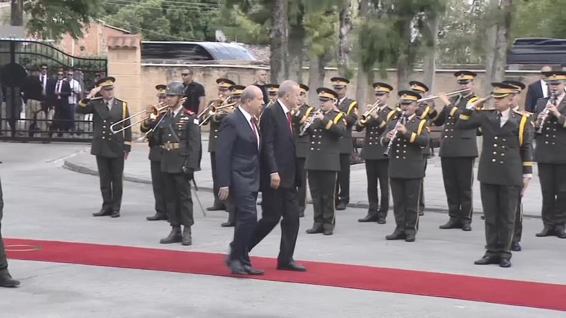 Cumhurbaşkanı Erdoğan KKTCde Ersin Tatar ile bir araya geldi